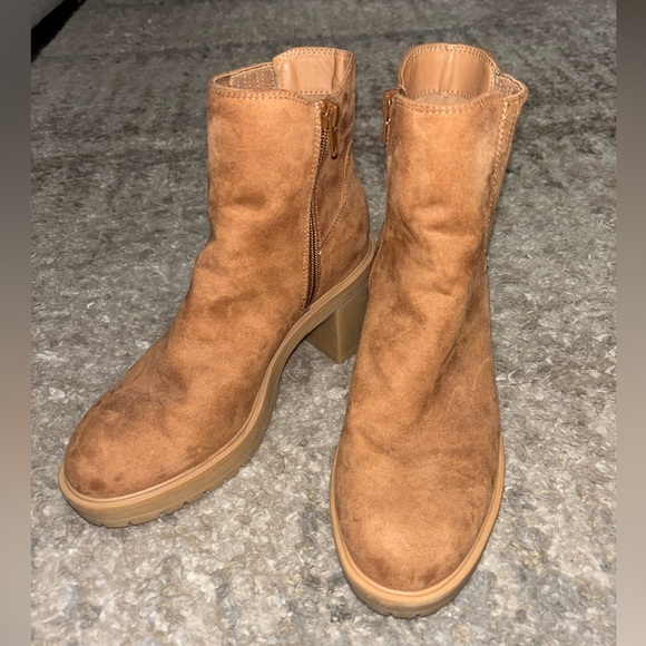 Women’s Katrina Platform Boots - Picture 2 of 8